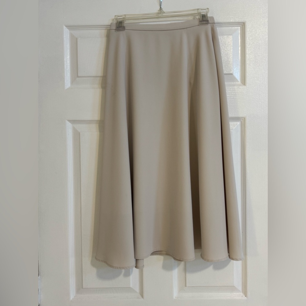 Uniqlo Women's A-Line Midi Skirt in Beige